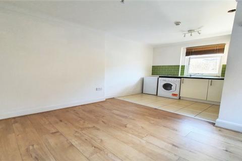 3 bedroom flat to rent, NW6