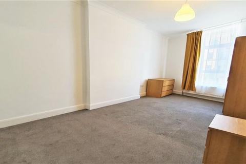 3 bedroom flat to rent, NW6