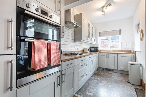 3 bedroom terraced house for sale, Wayland Road, Sharrow Vale S11