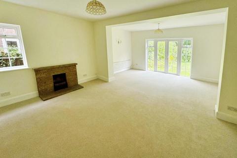 4 bedroom detached house for sale, Myton Road, Warwick