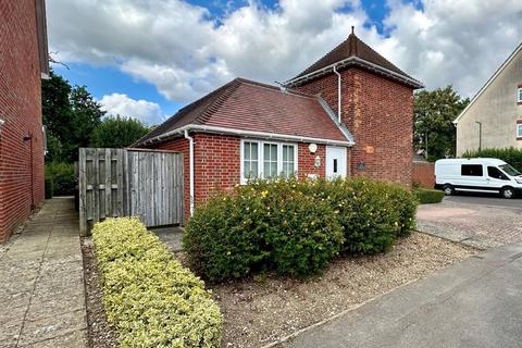 2 bedroom detached house for sale, Graylingwell Drive, Chichester