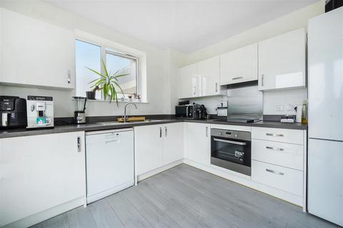 2 bedroom apartment for sale, Trobridge Parade, Colindale