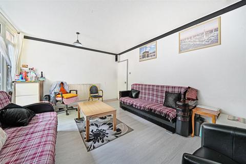 3 bedroom flat for sale, Kingward House, Hanbury Street, London