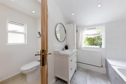 7 Cresswell Road, London, SE25 4LS