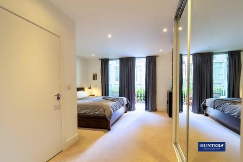 2 bedroom flat for sale, Rochester Place, London