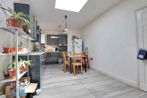 27 Cedar Grove, Southall, UB1 2XD