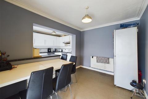 14 Eiddil, Llanelli, SA14 9AE