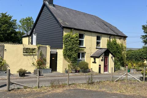 7 bedroom detached house for sale, Llanddeusant, Llangadog