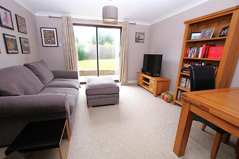 2 bedroom end of terrace house for sale, Velocette Way, Duston