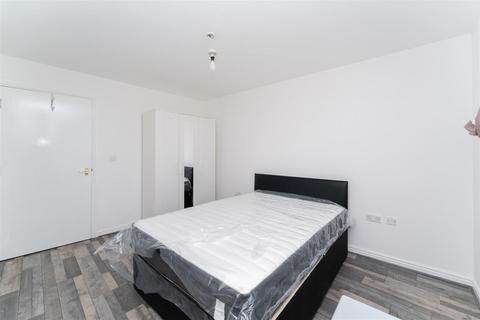 1 bedroom apartment for sale, Prince Regent Road, Hounslow TW3