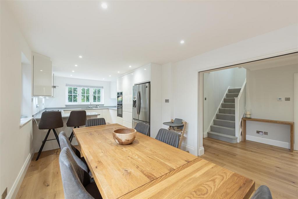 Kipling Way, Harpenden 5 bed detached house for sale £1,500,000