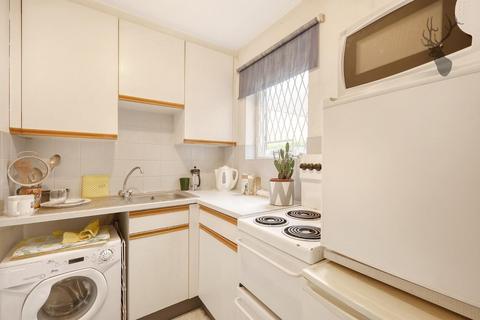 Studio for sale, Coopers Close, Stepney Green
