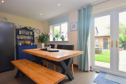 4 Norham Close, Barrow-in-furness, LA13 0GS