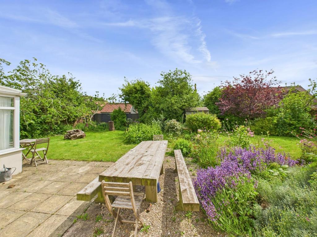 CAM05333 G0-PR0114-STILL014.jpg