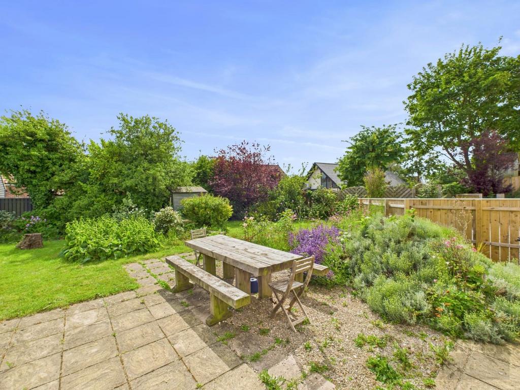 CAM05333 G0-PR0114-STILL008.jpg