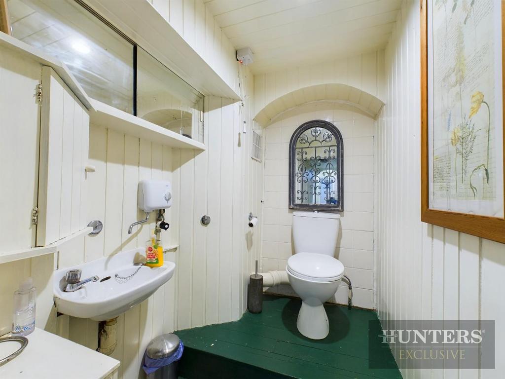 CAM03696 G0-PR0156-STILL021.jpg