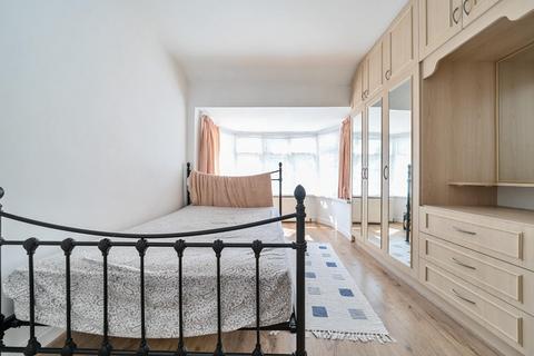 243 Park Avenue, Southall, UB1 3AP