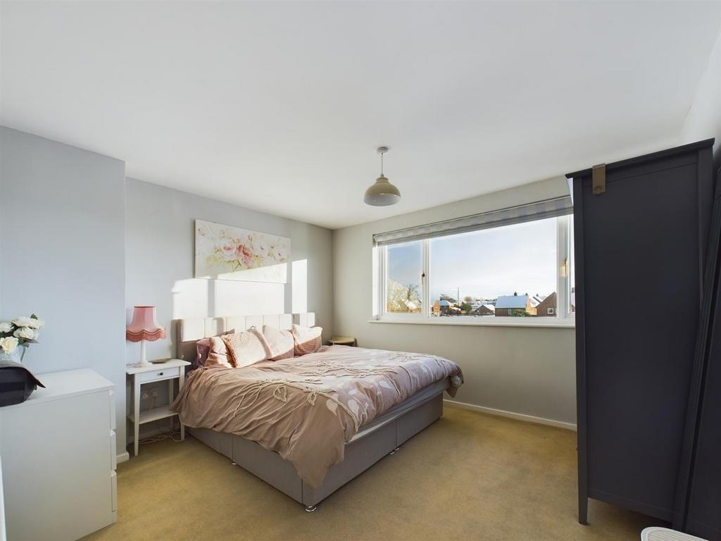 Bed 1.jpg