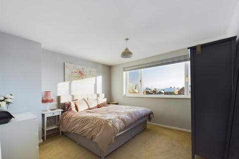 4 bedroom terraced house for sale, Buttermere Road, Marden Estate
