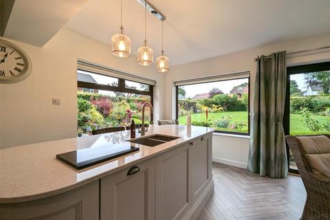 14 Hackness Drive, Scarborough, YO12 5SB