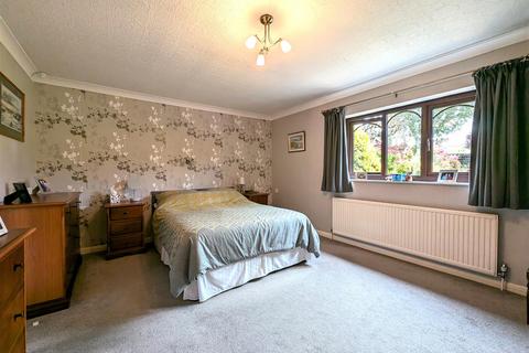 14 Hackness Drive, Scarborough, YO12 5SB