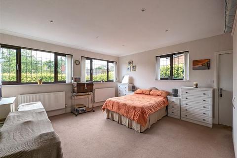 14 Hackness Drive, Scarborough, YO12 5SB