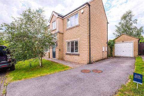 3 bedroom detached house for sale, Larkfield Court, Brighouse