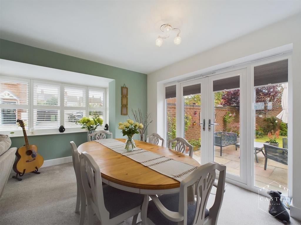 Lounge/dining room