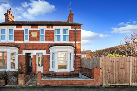 3 bedroom end of terrace house to rent, Irchester Road, Rushden NN10