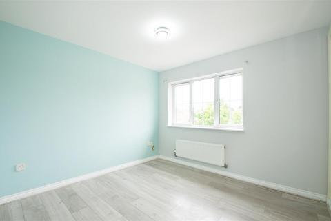 2 bedroom terraced house to rent, Deverills Way, Langley, Berkshire