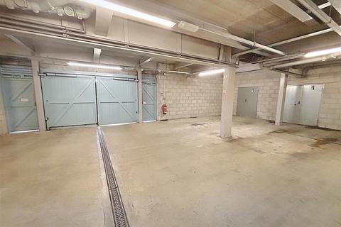 Garage to rent, Pendowr Wharf, Malpas Road, Truro