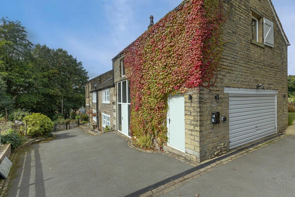 GARAGE &amp; DRIVEWAY