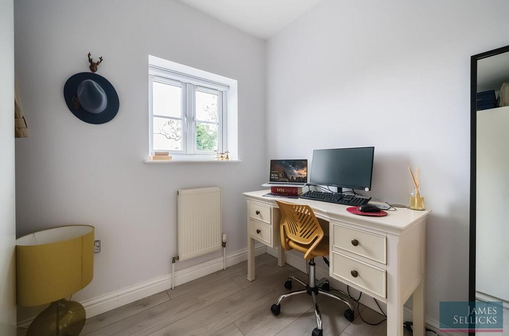 Bedroom/Study