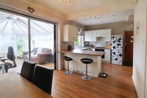 3 bedroom semi-detached house for sale, Long Grove Avenue, Dalton, Huddersfield, HD5 9LQ