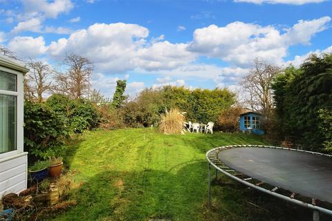 3 bedroom semi-detached house for sale, Long Grove Avenue, Dalton, Huddersfield, HD5 9LQ