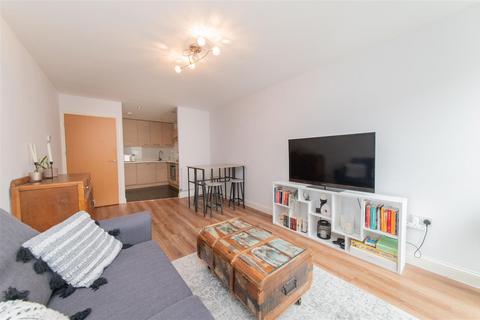 1 bedroom flat to rent, Mornington Close, London