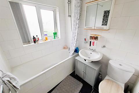 106 Willclare Road, Sheldon, Birmingham, B26 2NY