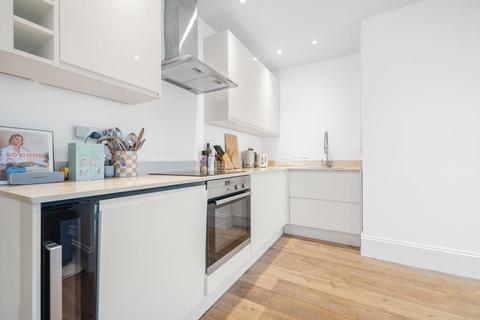 2 bedroom flat for sale, Rosebery Road, SW2