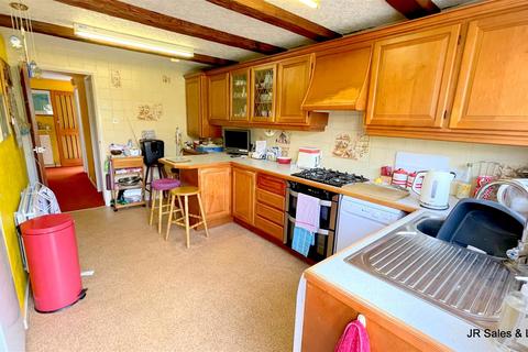 9 Brookside Crescent, Cuffley, Potters Bar, EN6 4QW