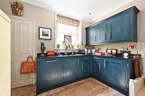 4 bedroom end of terrace house for sale, Tackleway, Old Town, Hastings