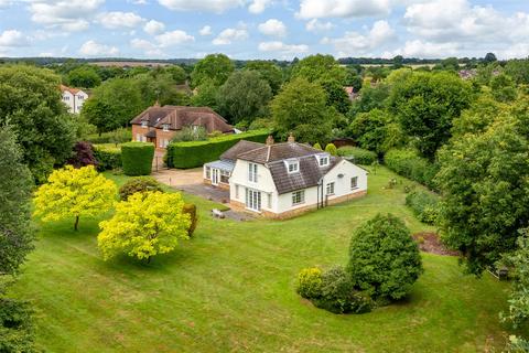 4 bedroom detached house for sale, Bramfield Road, Datchworth