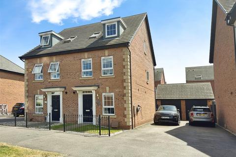 3 bedroom semi-detached house for sale, Vickers Way, Warwick