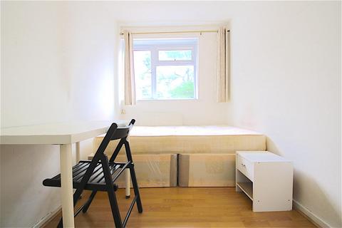 5 bedroom flat to rent, Christian Street, London E1