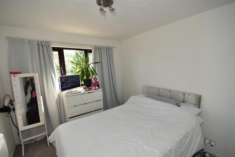 1 bedroom flat for sale, Maple Gate, Loughton IG10