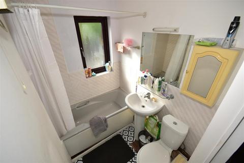 1 bedroom flat for sale, Maple Gate, Loughton IG10