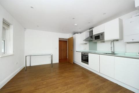 1 bedroom flat to rent, Lynton Road, W3