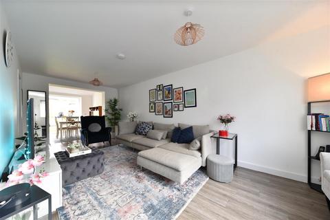4 bedroom house share to rent, Rudd Close, Stevenage