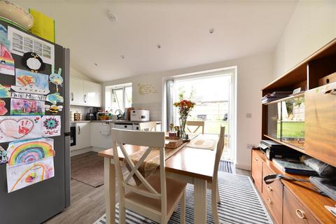 4 bedroom house share to rent, Rudd Close, Stevenage