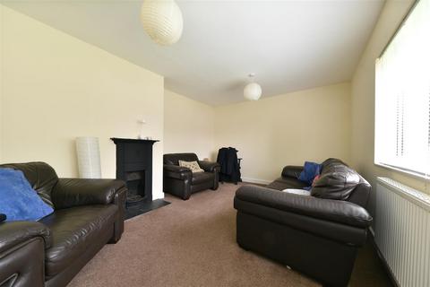 4 bedroom house share to rent, Bedwell Crescent, Stevenage