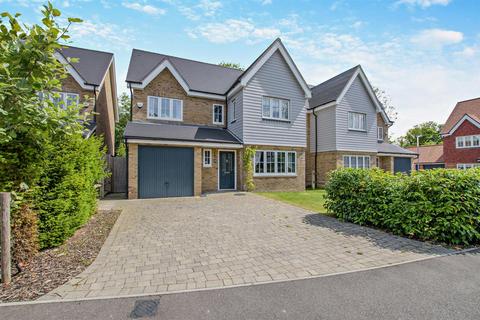 4 bedroom detached house for sale, Glebe Gardens, Lenham, Maidstone